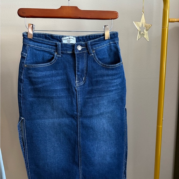 Denim Republic Dresses & Skirts - Denim Republic Dark Wash Denim Midi Skirt Cargo Pocket Y2K